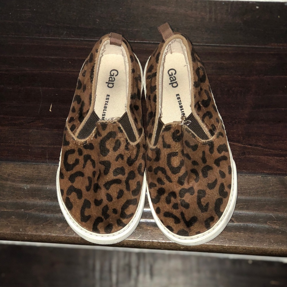 Fuzzy Gap shoes